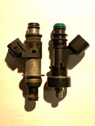 If you have the Keihin injector on the left, you can use this genuine Bosch EV-14 upgrade fuel injector.  See details and flow-rate options below.